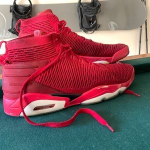 Jordan fly knit elevation red